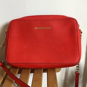 Michael Kors LG EW Crossbody Bag Bright Red Zipper